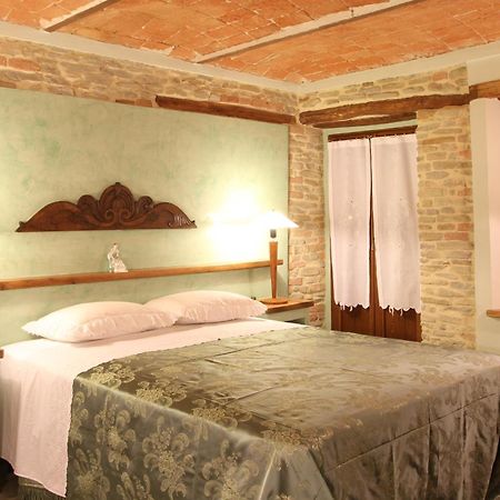 Agriturismo Ercolana Neviglie Rom bilde